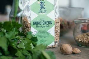 Österreichisches Kürbiskernmüsli mit Honig