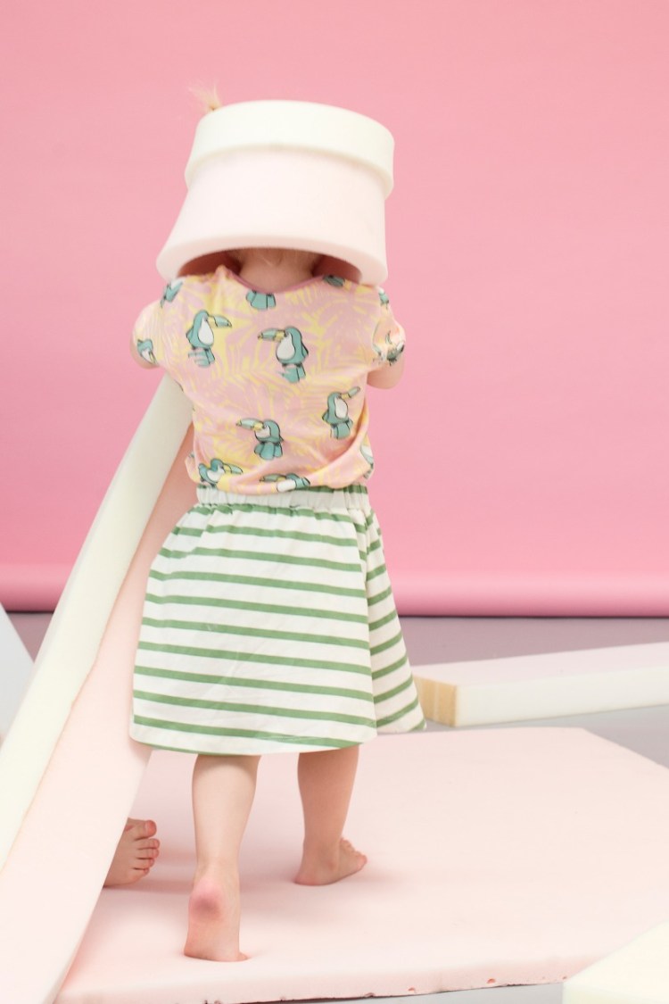 Nachhaltige Kindermode in Pastellfarben: Look von Småfolk