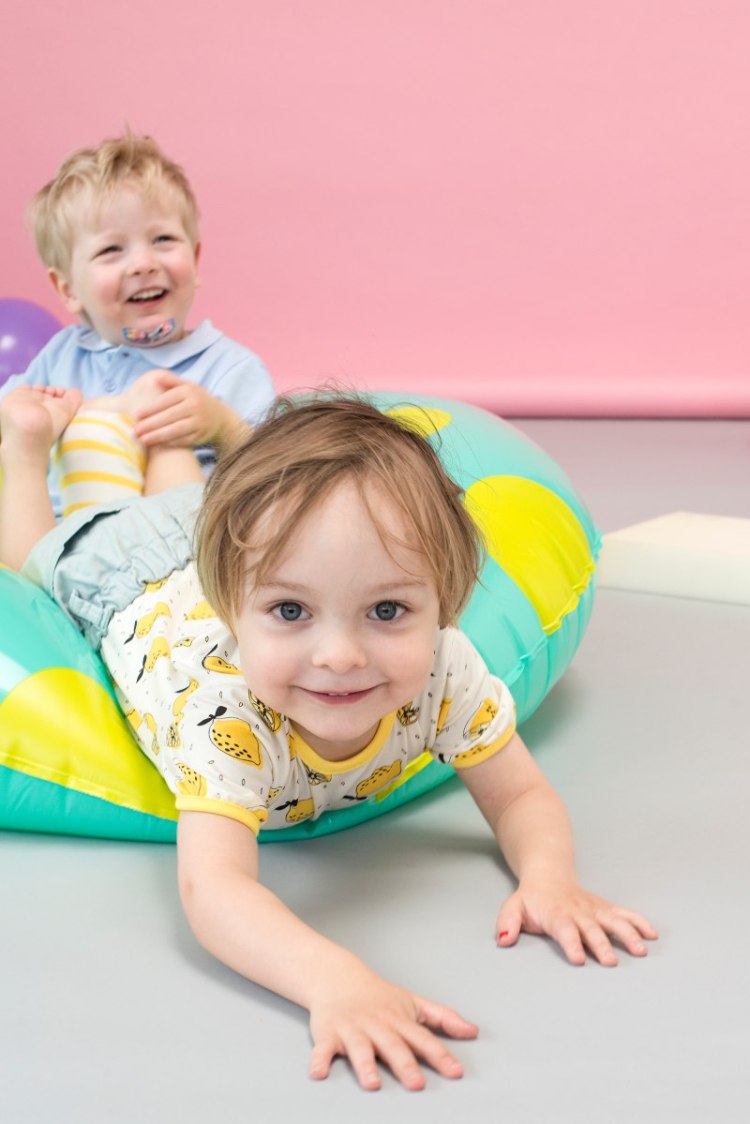 kindermode-nachhaltig-pastell