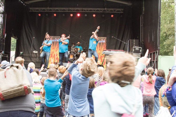Kinder-band Pelemele auf dem A Summers Tale-Festival