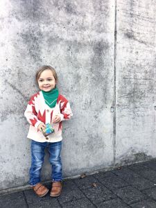 Junge in Schuhen von Kavat