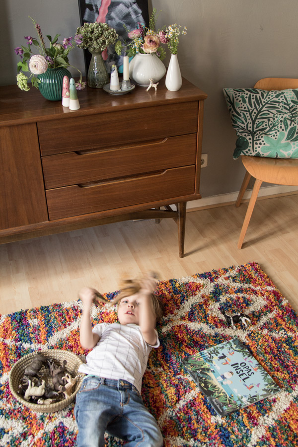 kind-teppich-designklassiker-eames