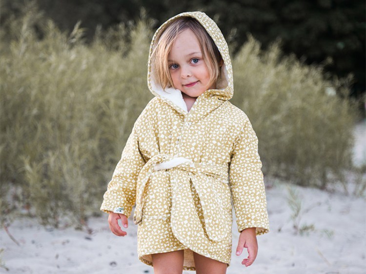 kind-bademantel-bio-baumwolle-nickis-trixie-baby