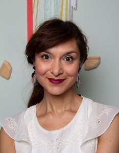 Frau mit Organic Make-up von NUI