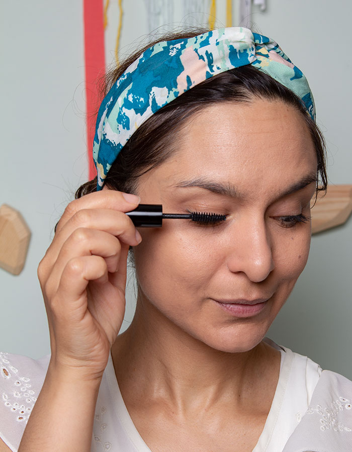 schnelles Mama-Make-up mit NUI Cosmetics, Mascara Pango